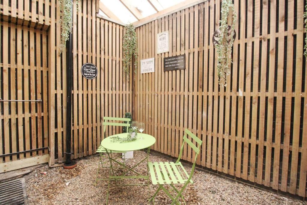 נוטינגהאם Spacious 1 Bed Apartment 1 Minute Walk From Square מראה חיצוני תמונה