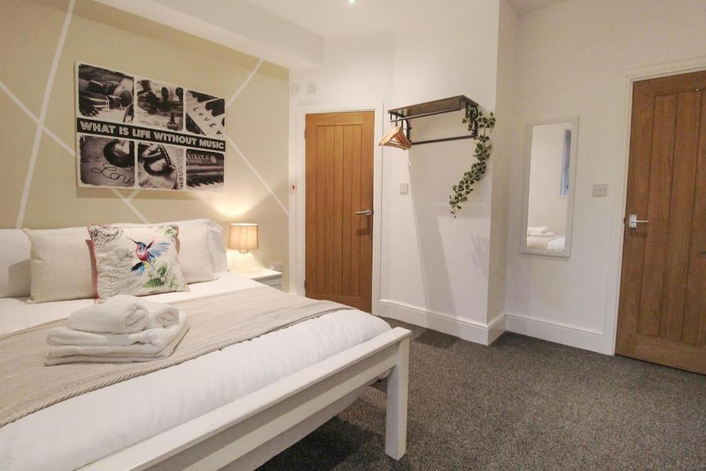 נוטינגהאם Spacious 1 Bed Apartment 1 Minute Walk From Square מראה חיצוני תמונה