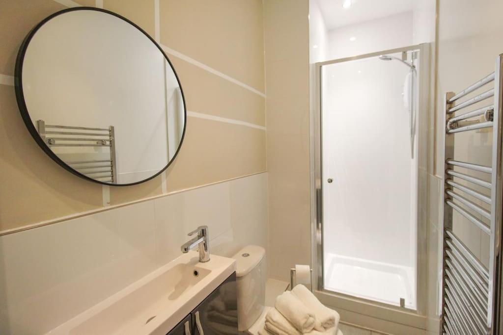 נוטינגהאם Spacious 1 Bed Apartment 1 Minute Walk From Square מראה חיצוני תמונה