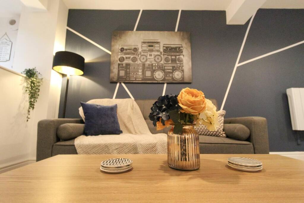 נוטינגהאם Spacious 1 Bed Apartment 1 Minute Walk From Square מראה חיצוני תמונה