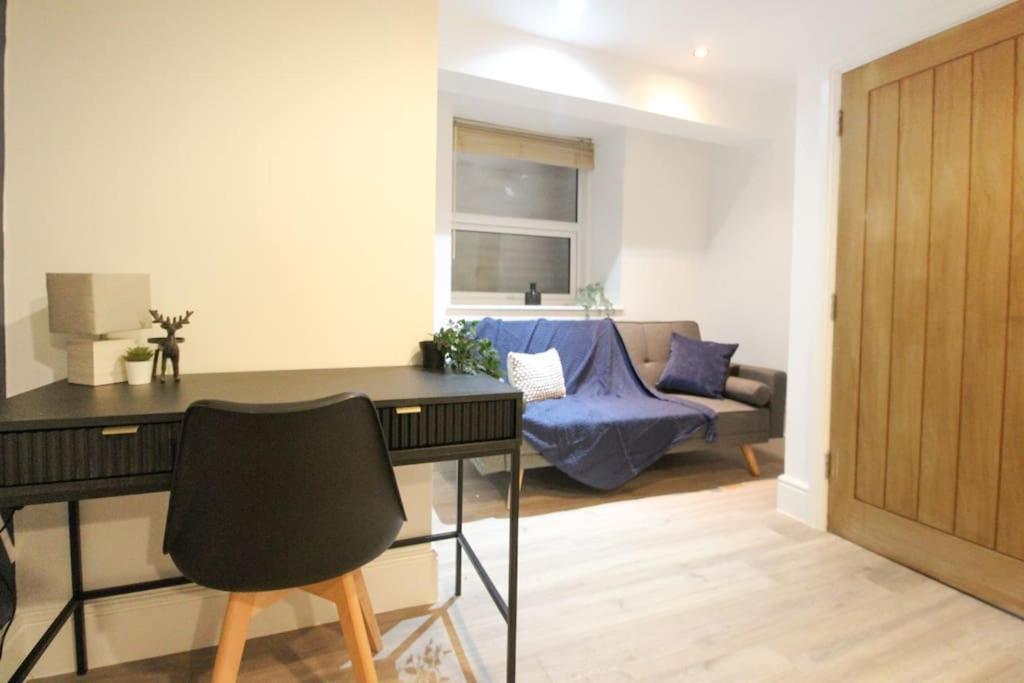 נוטינגהאם Spacious 1 Bed Apartment 1 Minute Walk From Square מראה חיצוני תמונה